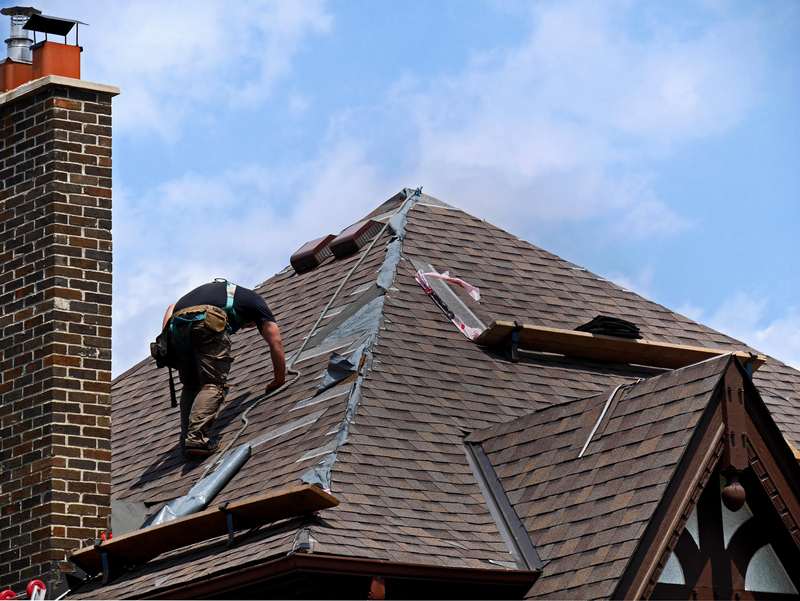 What to Expect When Your Roof Is Being Repaired